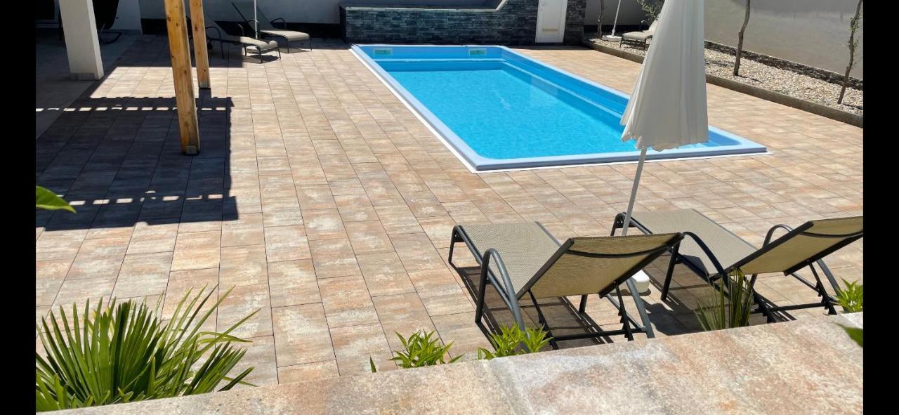 Pinezići Villa Mira ***** מראה חיצוני תמונה