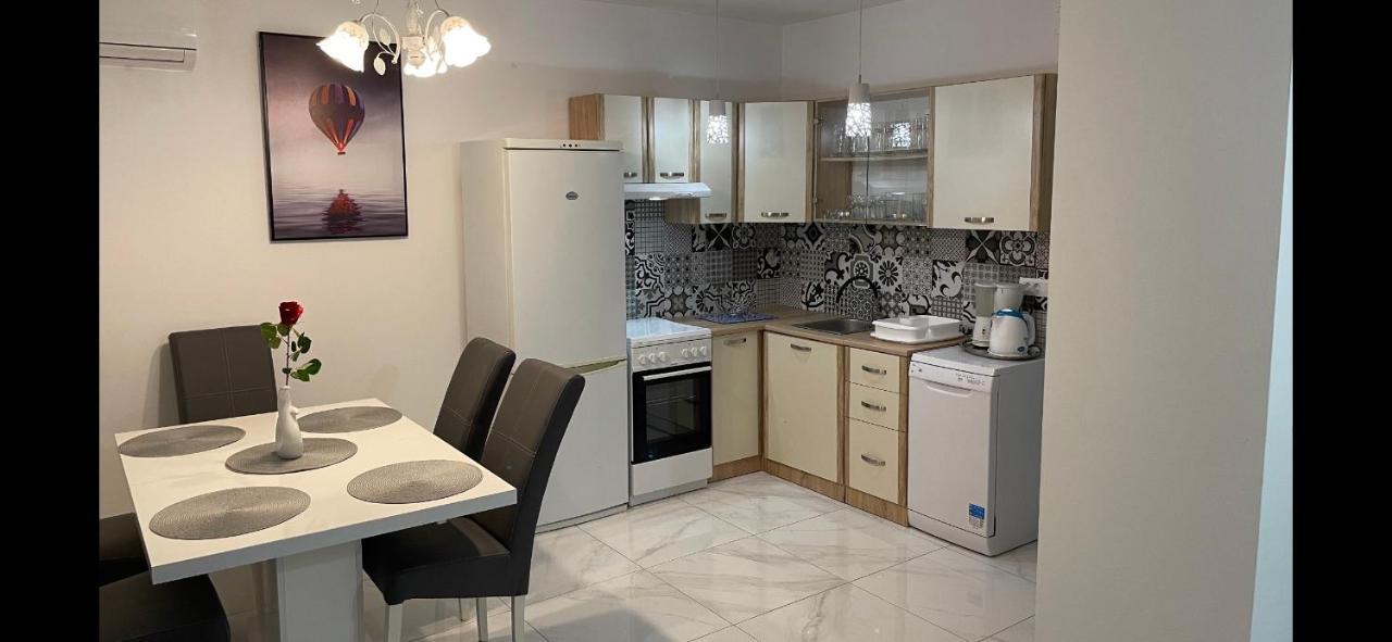 Pinezići Villa Mira ***** מראה חיצוני תמונה