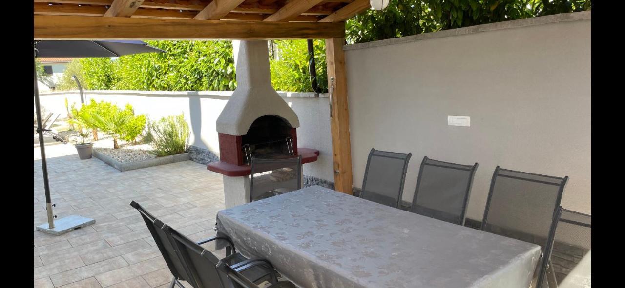 Pinezići Villa Mira ***** מראה חיצוני תמונה