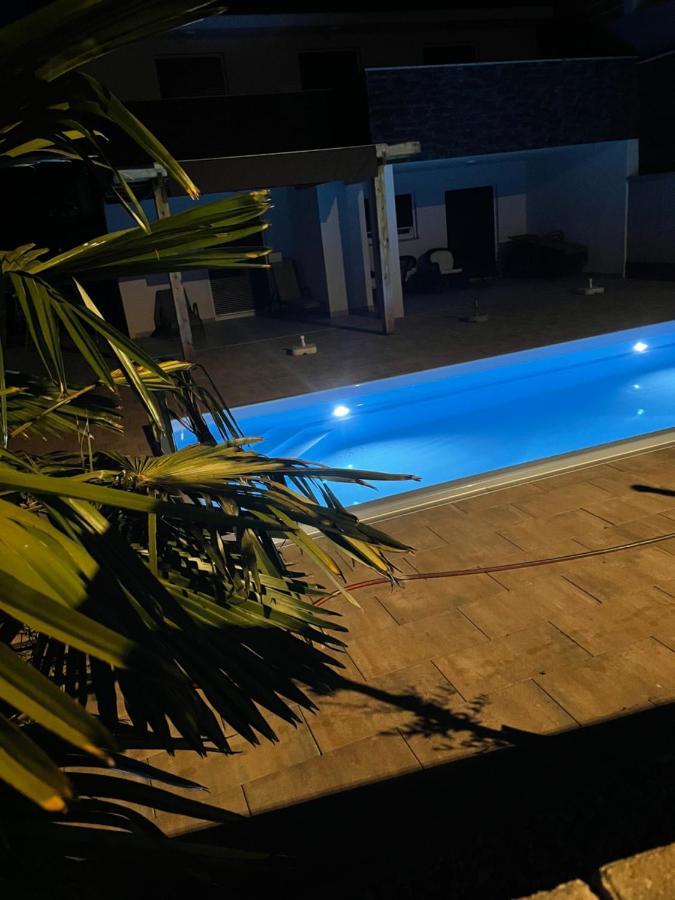 Pinezići Villa Mira ***** מראה חיצוני תמונה