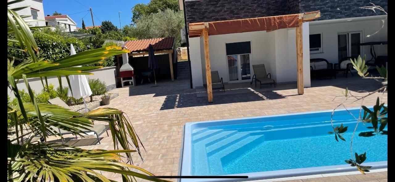 Pinezići Villa Mira ***** מראה חיצוני תמונה