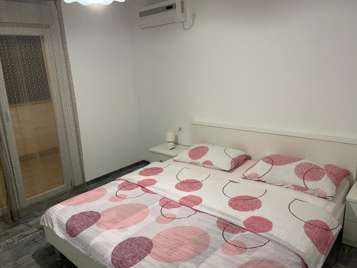 Pinezići Villa Mira ***** מראה חיצוני תמונה